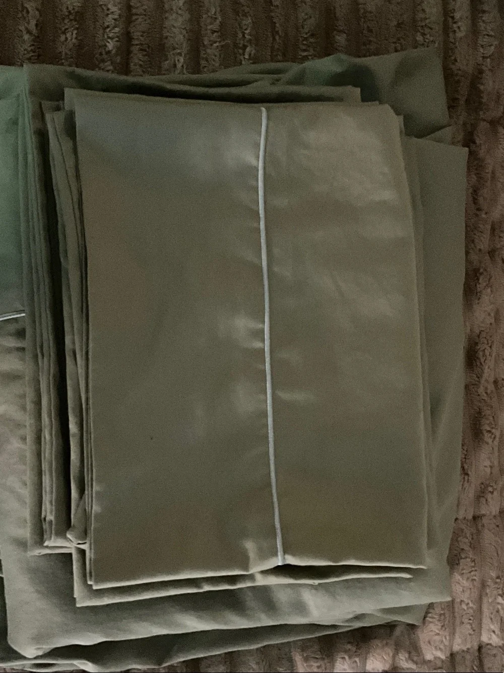 Olive Green Full Bed Sheet Set with White Piping
